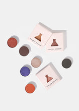 Load image into Gallery viewer, a2o Date Night Eyeshadow Kit