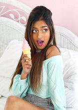 Load image into Gallery viewer, Paw Paw: Prowear Foundation - Medium Tones