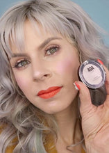 Load image into Gallery viewer, AOA Velour Mousse Highlighter - Stronger