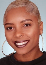 Load image into Gallery viewer, AOA Wonder Metal Liquid Lipstick - YASS