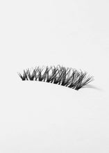 Load image into Gallery viewer, AOA Studio Eyelashes - Scarlette 6-Pack
