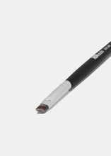Load image into Gallery viewer, E116: Angled Eyeliner Brush
