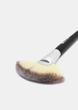 Load image into Gallery viewer, F11: Large Fan Brush
