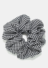 Load image into Gallery viewer, Black &amp; White Pattern Scrunchie
