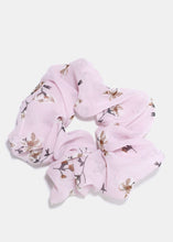 Load image into Gallery viewer, Flower Print Scrunchie
