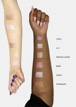 Load image into Gallery viewer, AOA Velour Mousse Highlighter - Circus
