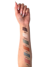 Load image into Gallery viewer, a2o Glow Liquid Eyeshadow - Fume
